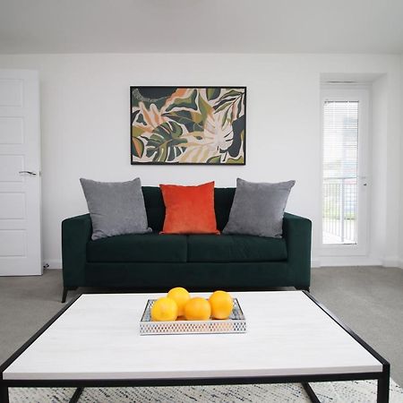 No 43 Stadium Views By Ssw - 2Br, Parking, Sleeps 4, 3Min Walk To Stadium, 10Min Drive To City Centre, Marina And Close To M4 Morriston Exterior photo