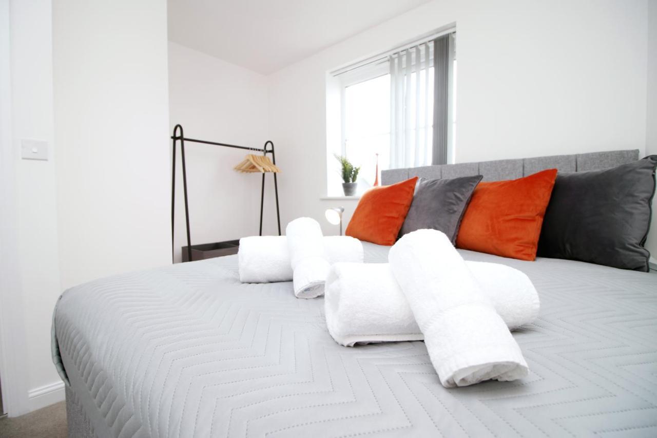 No 43 Stadium Views By Ssw - 2Br, Parking, Sleeps 4, 3Min Walk To Stadium, 10Min Drive To City Centre, Marina And Close To M4 Morriston Exterior photo
