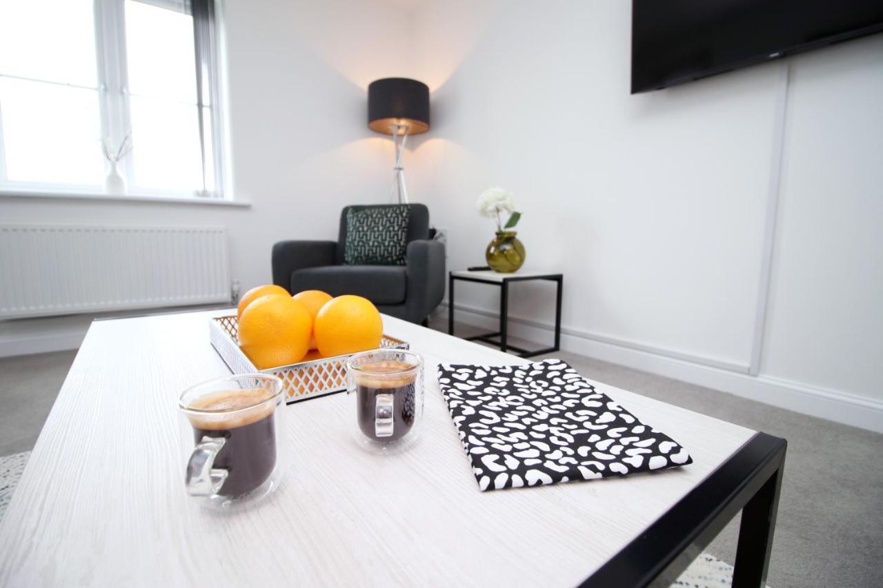 No 43 Stadium Views By Ssw - 2Br, Parking, Sleeps 4, 3Min Walk To Stadium, 10Min Drive To City Centre, Marina And Close To M4 Morriston Exterior photo