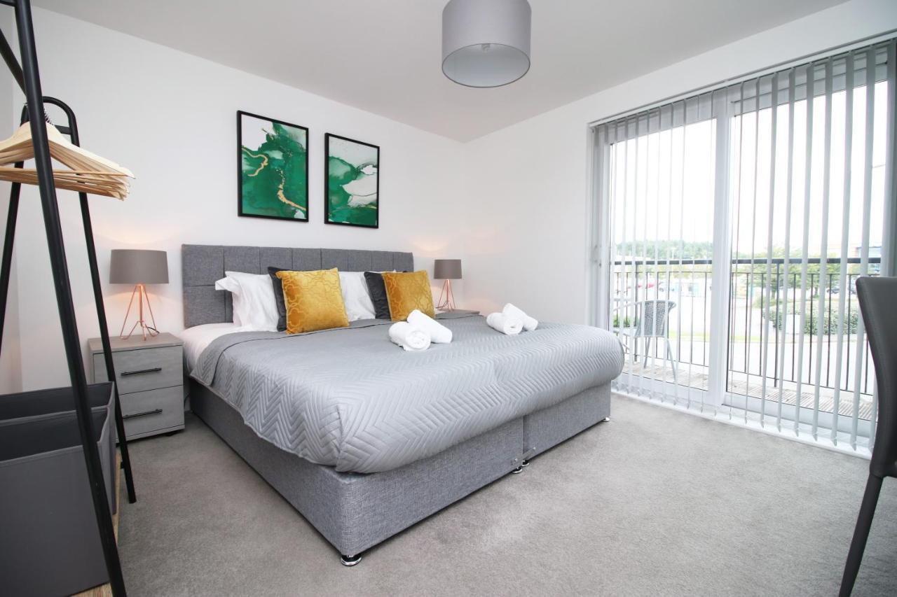No 43 Stadium Views By Ssw - 2Br, Parking, Sleeps 4, 3Min Walk To Stadium, 10Min Drive To City Centre, Marina And Close To M4 Morriston Exterior photo
